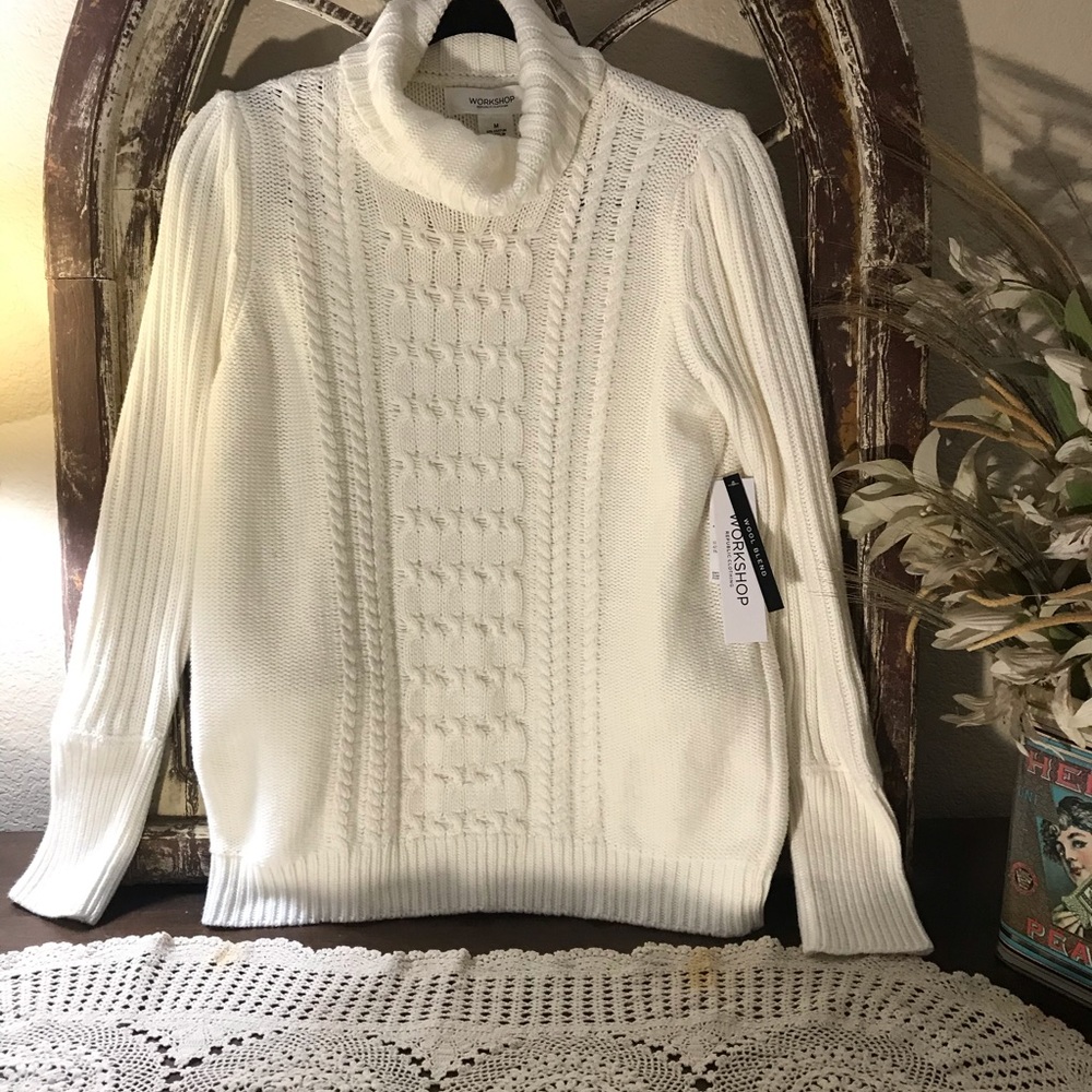 Chunky White Cable Knit Sweater  Size Medium , Cozy ,